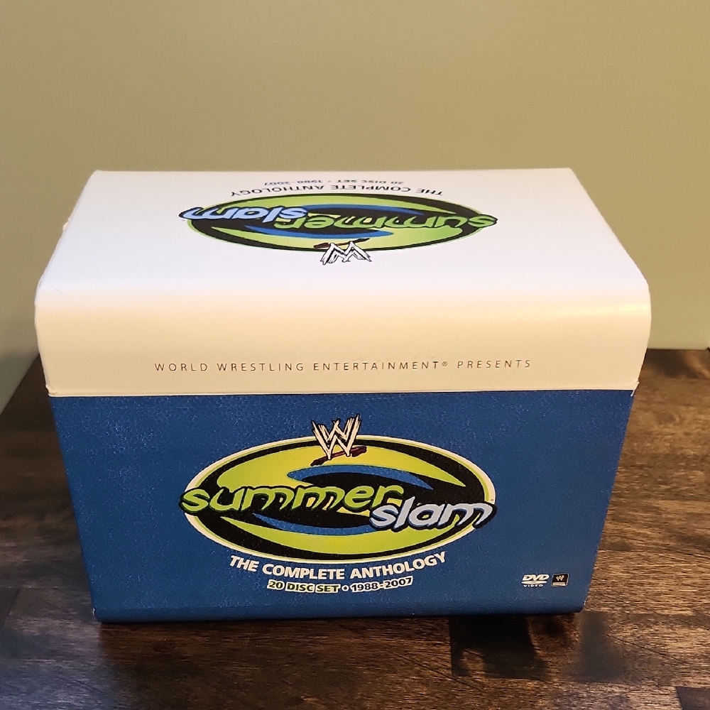 WWE Summer Slam Anthology Box Set Like New WWF Y2K Hulk Hogan Wrestling